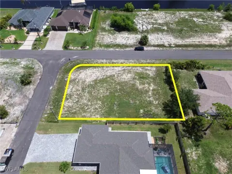 Corner Lot in Cape Coral