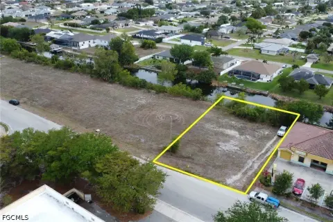 Commercial Lot in Cape Coral