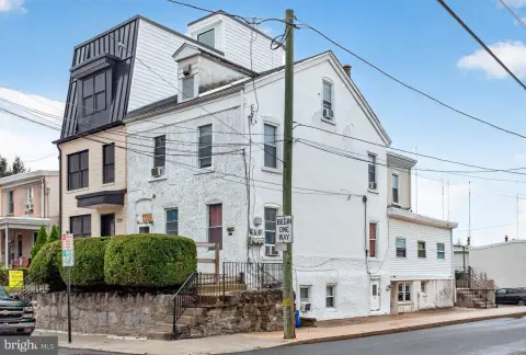 Upgraded Triplex with Parking