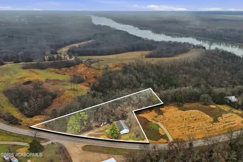 Versatile Land in Missouri River