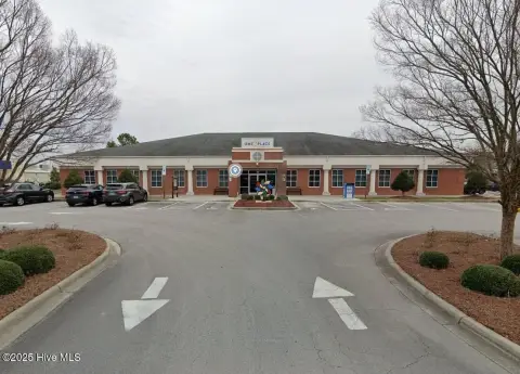Freestanding Office Building with 39 Offices