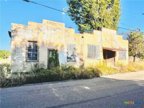 Historic Commercial Building in Cameron