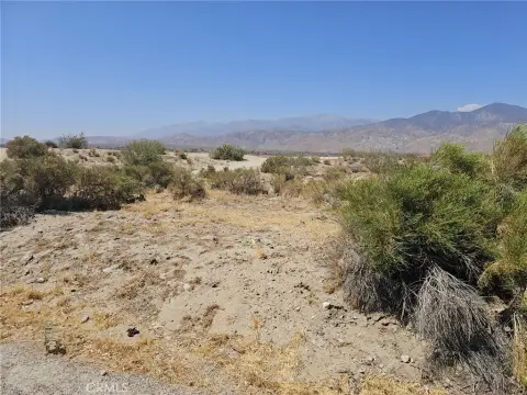 Spacious Lot in Cabazon, CA