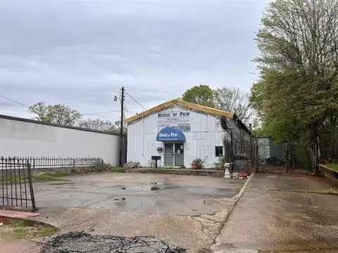 Commercial Building with Two Bay Doors
