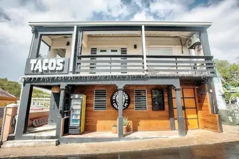 Mixed-Use Restaurant and Apartment