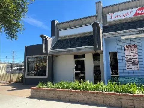 Renovated Street-Front Retail Suite