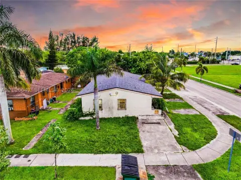 4-Unit Quadplex