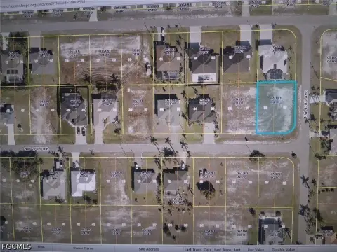 Corner Lot in Cape Coral