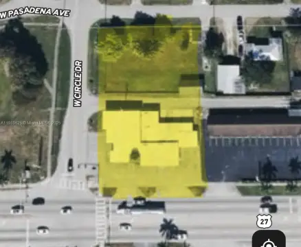 Corner Retail Land in Clewiston