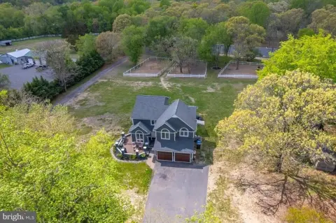 Equestrian Estate on Six Acres
