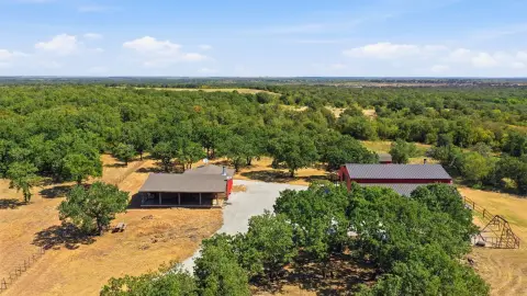 Texas Recreational Ranch With Hunting Cabin