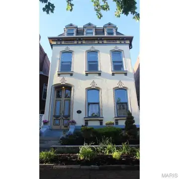 Lafayette Square Victorian Compound