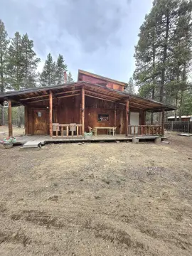La Pine Acreage with Cabin