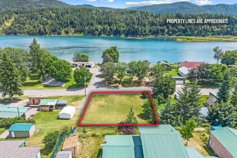 Flat Residential Lot Near River