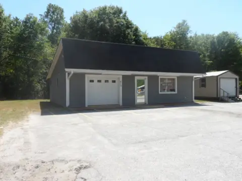 Commercial Building in Seneca, SC