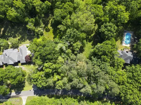 Residential Land in Howard Oaks