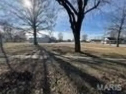 Centralia Land on Main Thoroughfare
