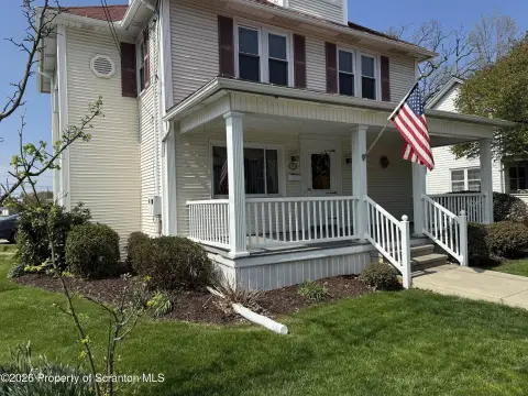 Well-Maintained Duplex in Peckville, PA