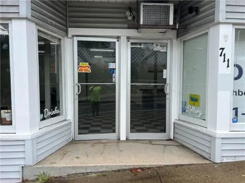 Glass-Front Grocery and Convenience Space