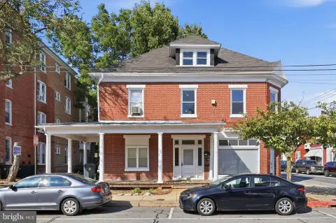 Four-Unit Mixed-Use Building