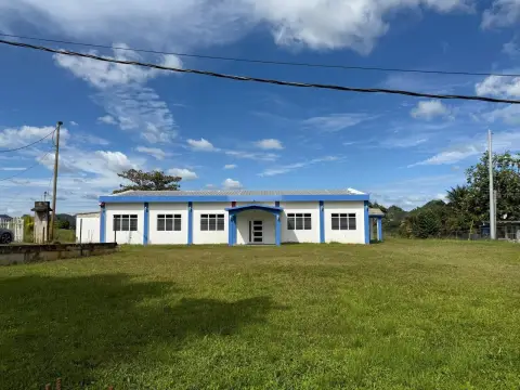 Versatile Commercial Building in ANGELES