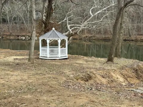 Riverfront Land Ideal for Development