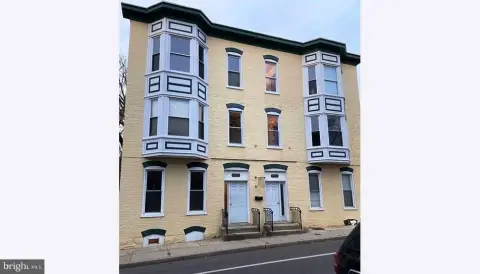 Six-Unit Brick Apartment Building