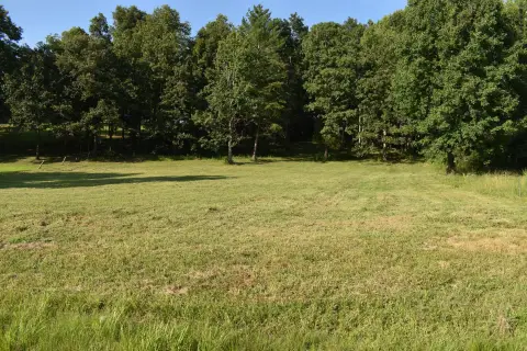 Unrestricted Land with Multiple Entrances