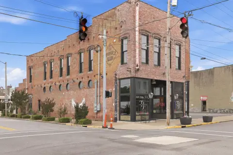 Turn-Key Bar and Restaurant Condo