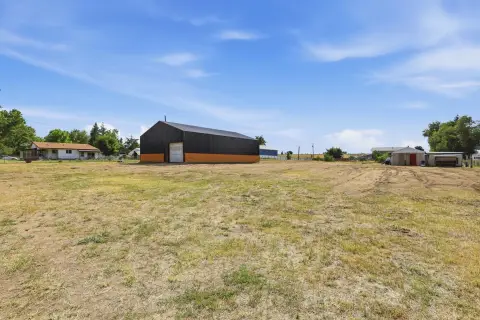 Light Industrial Property with Shop