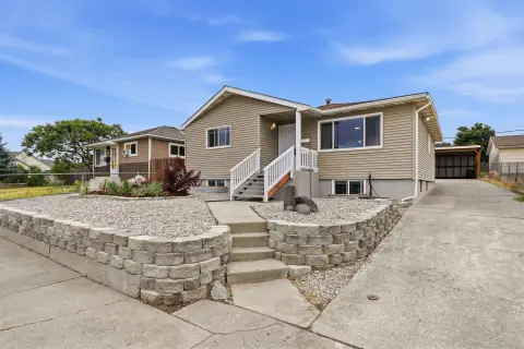 Up/Down Duplex with Private Entrances