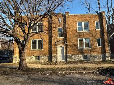 Restoration-Minded Apartment Building