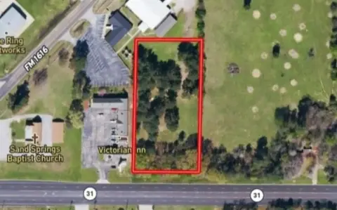 Commercial Land in Growing Area