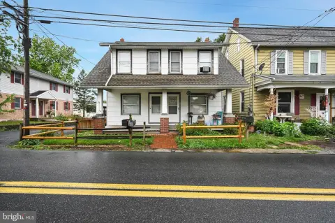 Semi-Detached Duplex with Garages