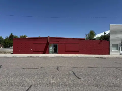 Flex Building on Corner Lot