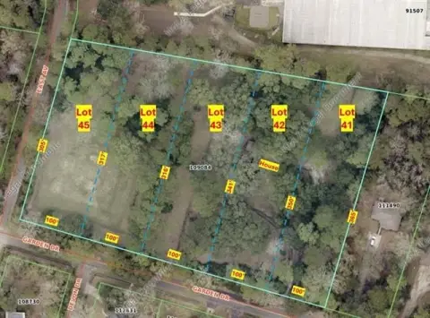 Serene Wooded Land in Slidell