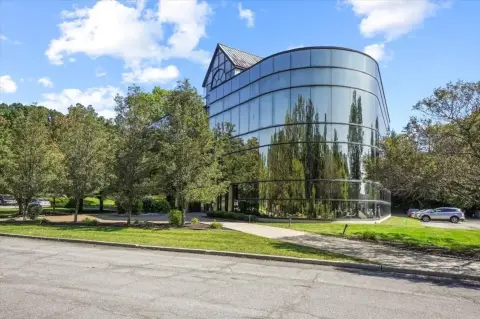 New Windsor Class A Office