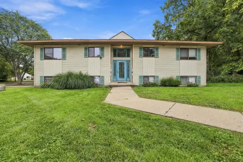 Four-Unit Apartment Building with Laundry
