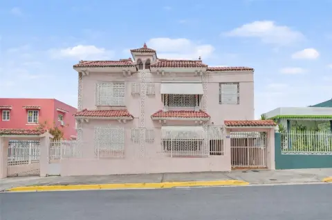 Historic Duplex in Sagrado Corazón