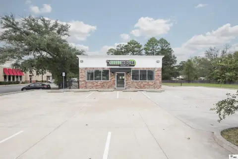 Multi-Use Commercial Building