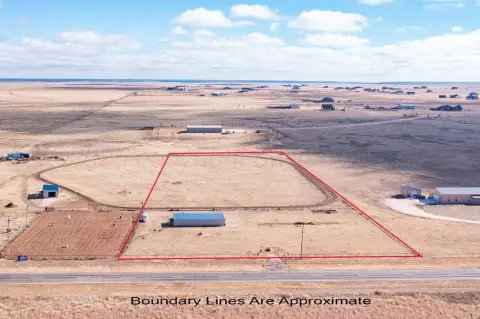 Land with Barn near Canyon