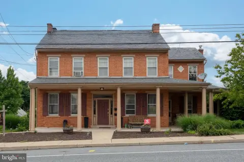 Brick Mixed-Use Income Property