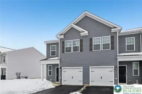 Turnkey Townhome in Parkland Crossing
