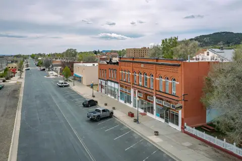 Mixed-Use Historic Retail and Restaurant
