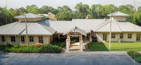 Single-Tenant Net-Leased Office Building