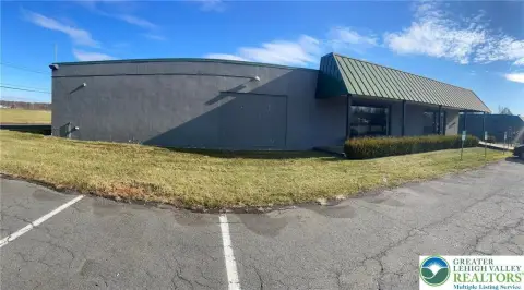 Standalone Flex Space with Dock