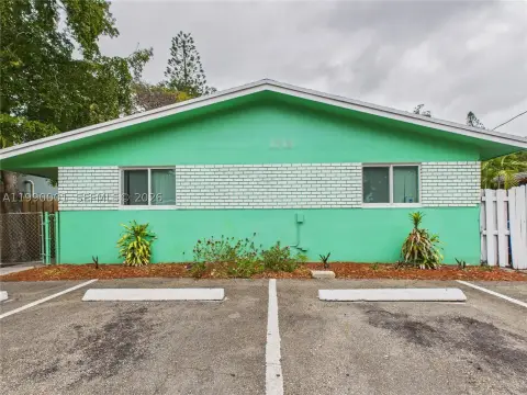 Duplex With Two 3-Bed Units