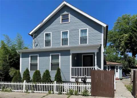 Recently Gut-Renovated Duplex
