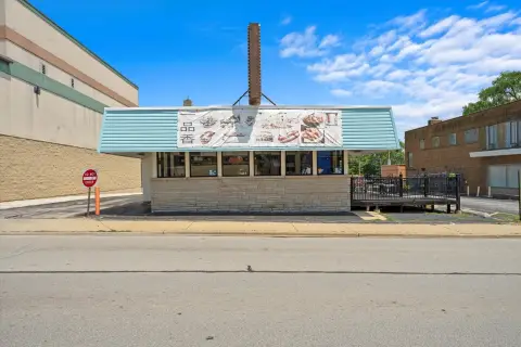 Restaurant Property with On-Site Parking