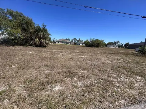 Residential Lot in Cape Coral